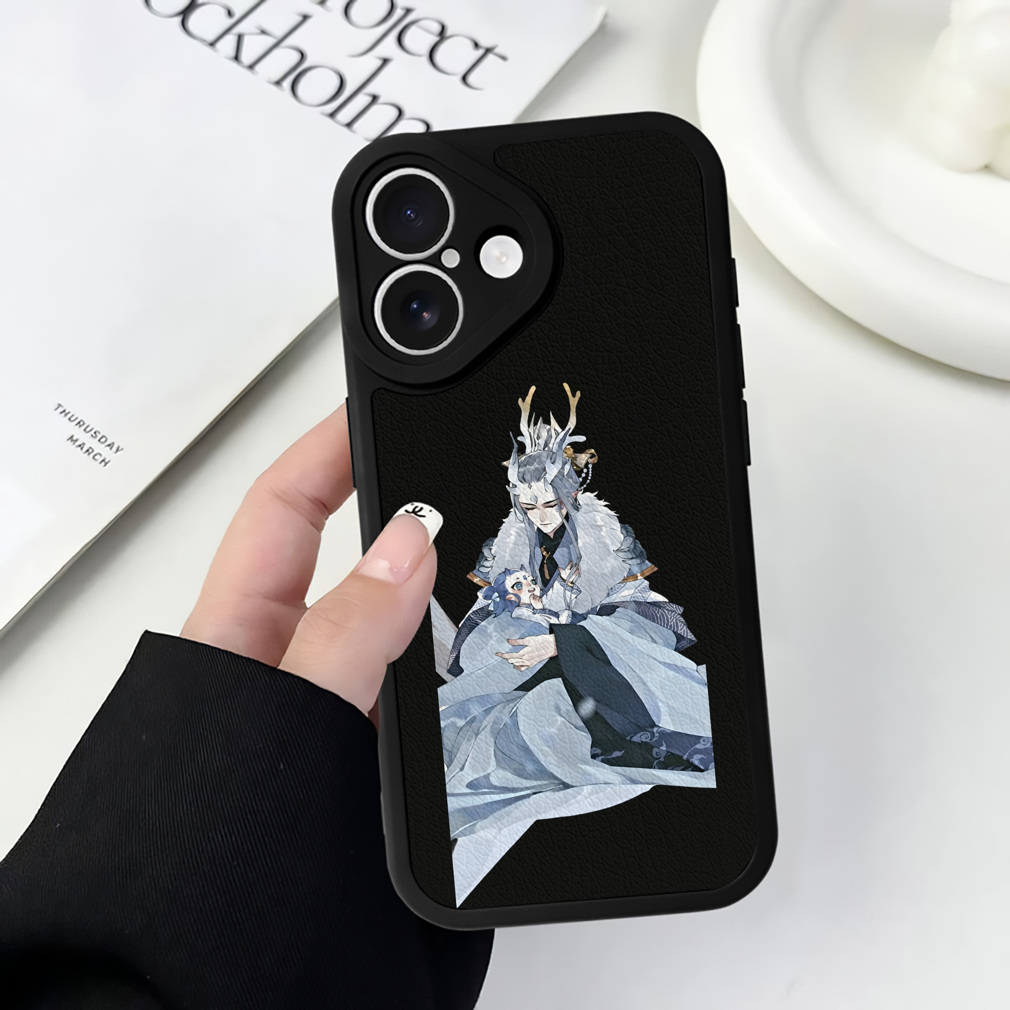（画像用） Ne Zha 2 ナタ 魔童の大暴れ 【iPhone 16シリーズ対応】シリコンスマホケース（レザー調） 材質：シリコン